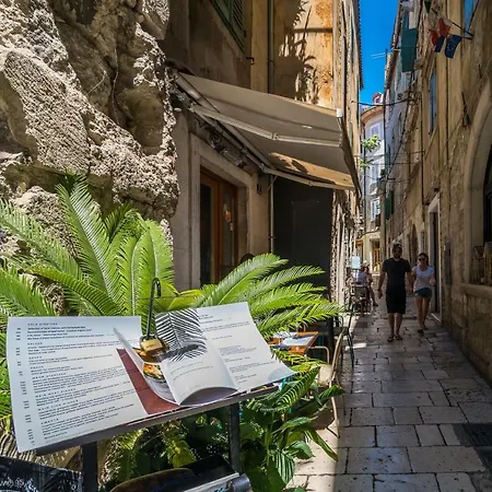 Rooftop View In The Palace Walls Διαμέρισμα