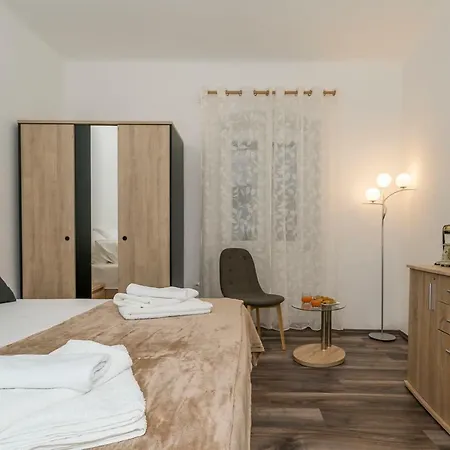 Rooftop View In The Palace Walls 公寓 *