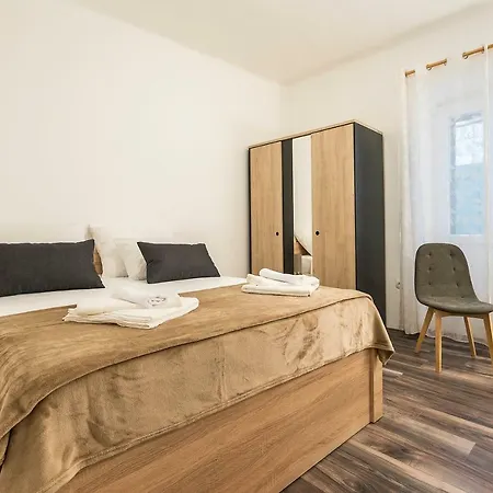 Rooftop View In The Palace Walls Split